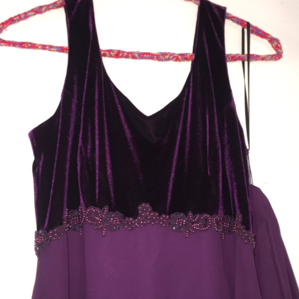 Gorgeous Plum gown with long scarf PROM homecoming - Picture 4 of 6